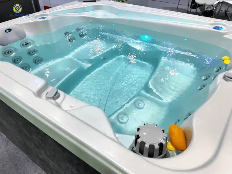 4 person hot tub