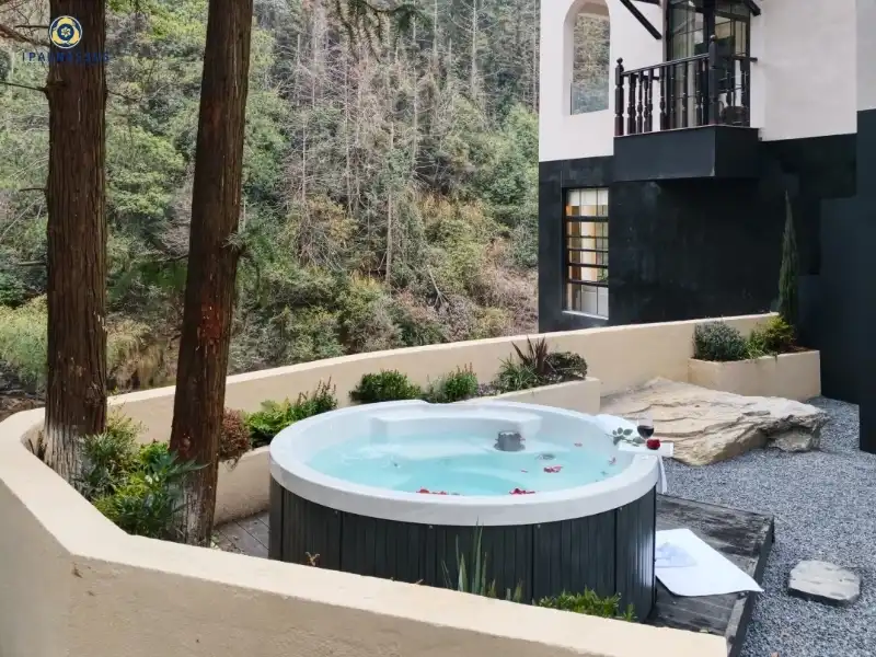 round stainless steel hot tub
