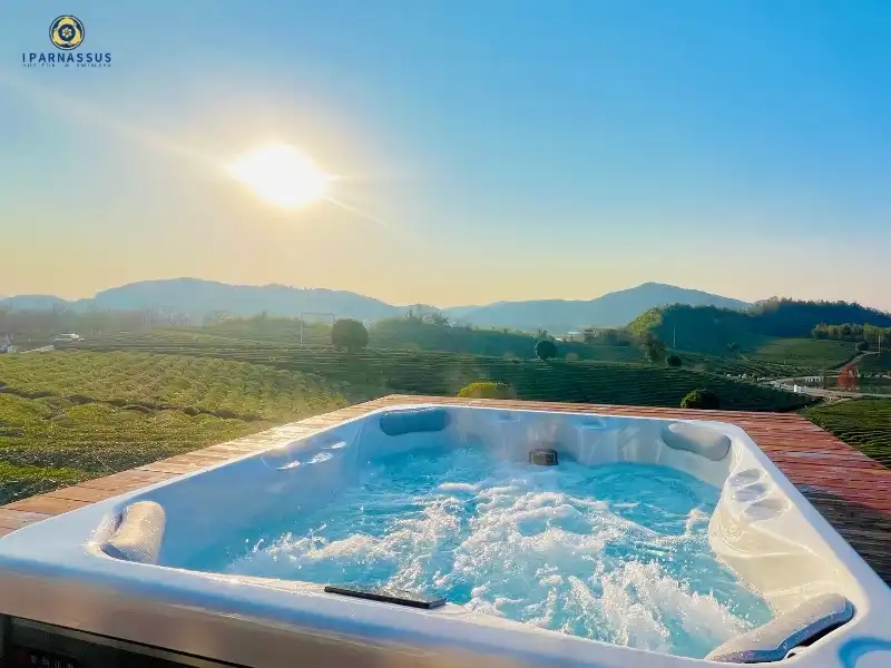 4 person hot tub