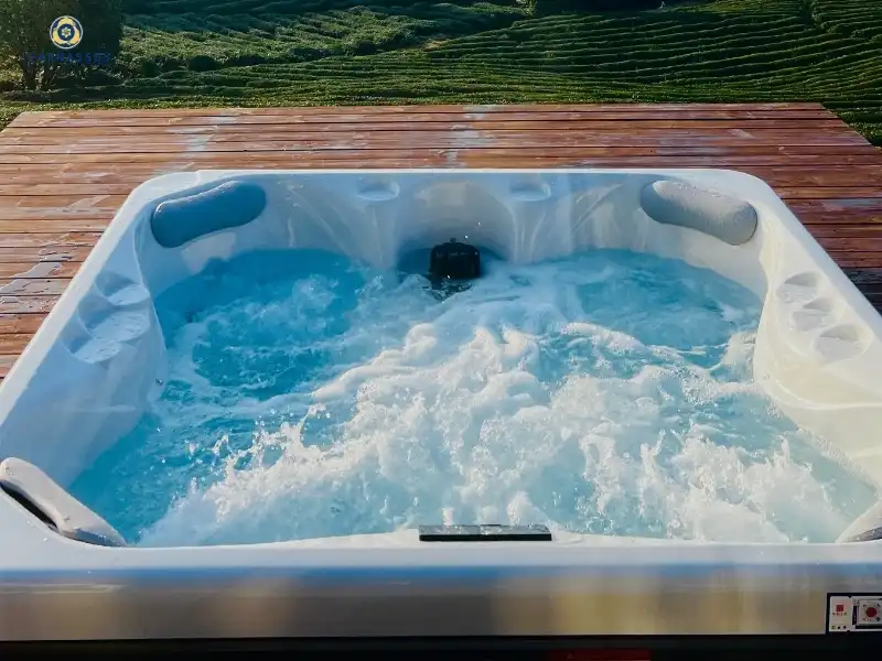 3-4 person hot tubs