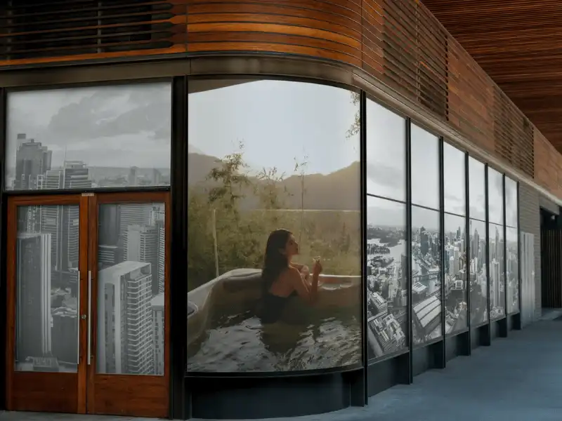 4 person round hot tub